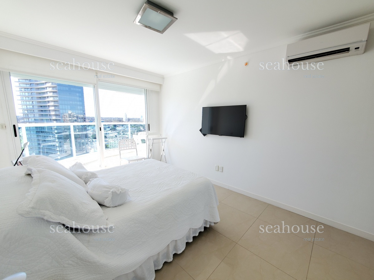 Apartamento Ref.593 - Departamento en venta a metros de playa mansa - 2 dormitorios