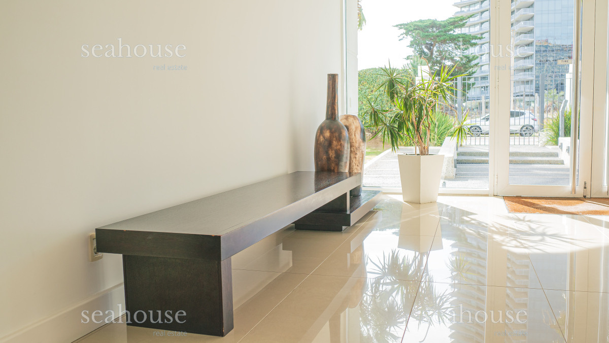 Apartamento Ref.1272 - Apartamento esquinero con vista panorámica - Punta del Este