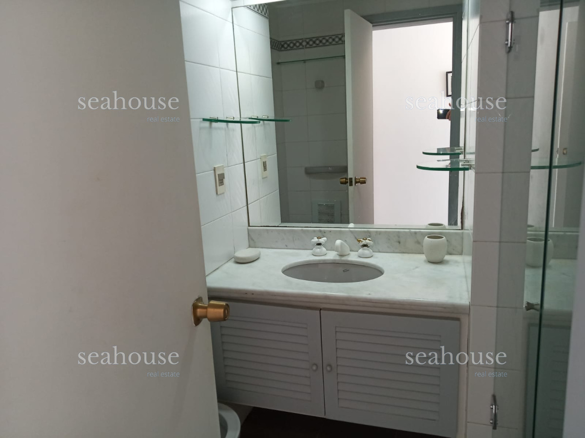 Apartamento Ref.4 - Departamento a la venta en Punta del Este.