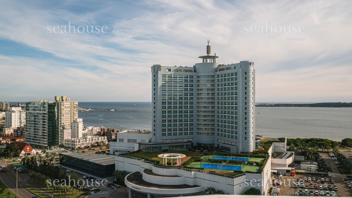Apartamento Ref.1272 - Apartamento esquinero con vista panorámica - Punta del Este
