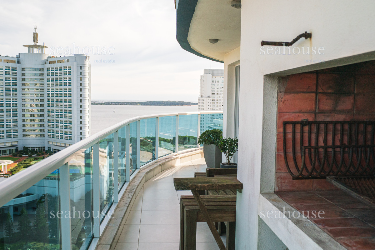 Apartamento Ref.1272 - Apartamento esquinero con vista panorámica - Punta del Este