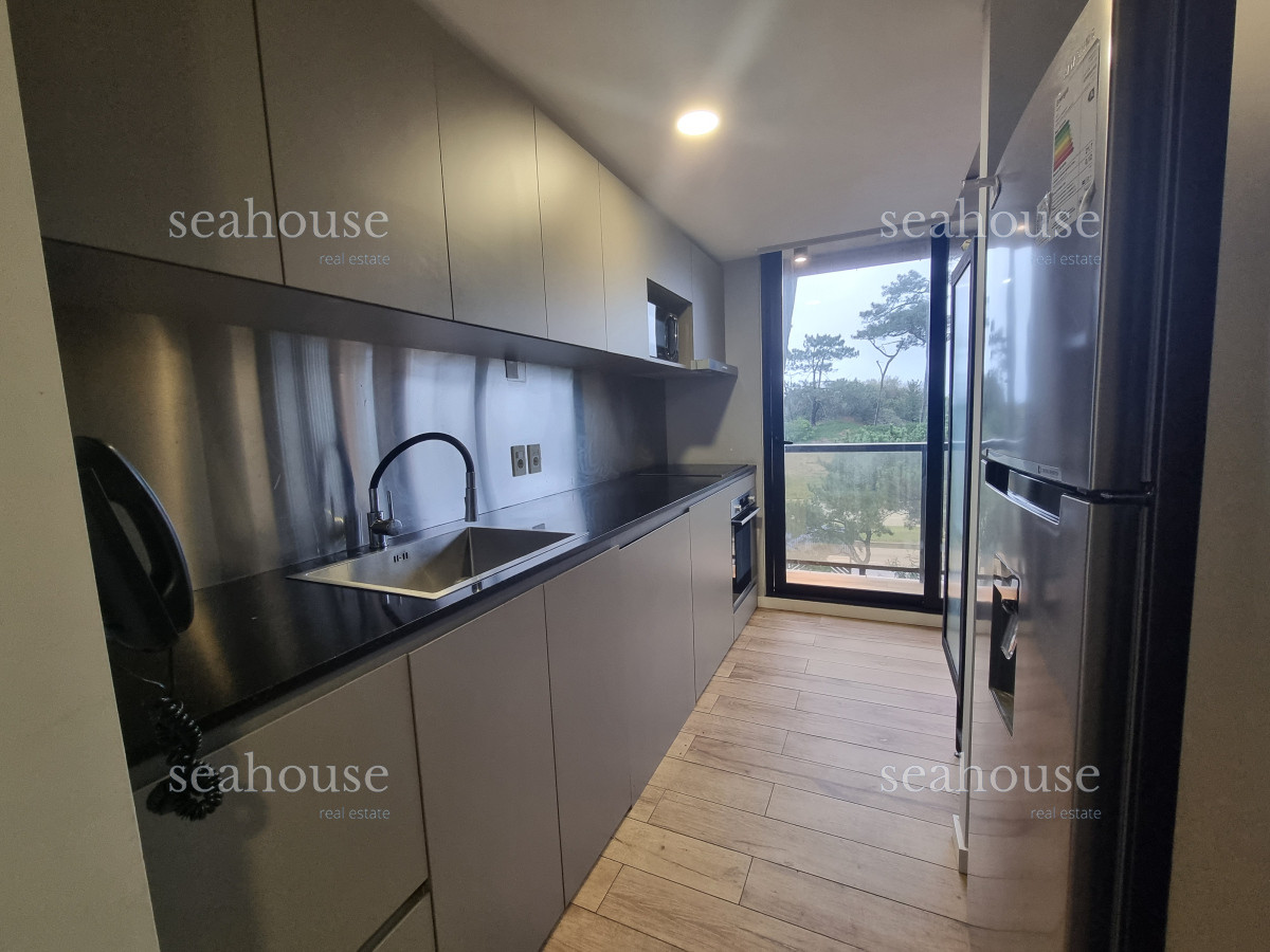 Apartamento Ref.1244 - Departamento en venta - 2 dormitorios -Playa Mansa, Punta del Este