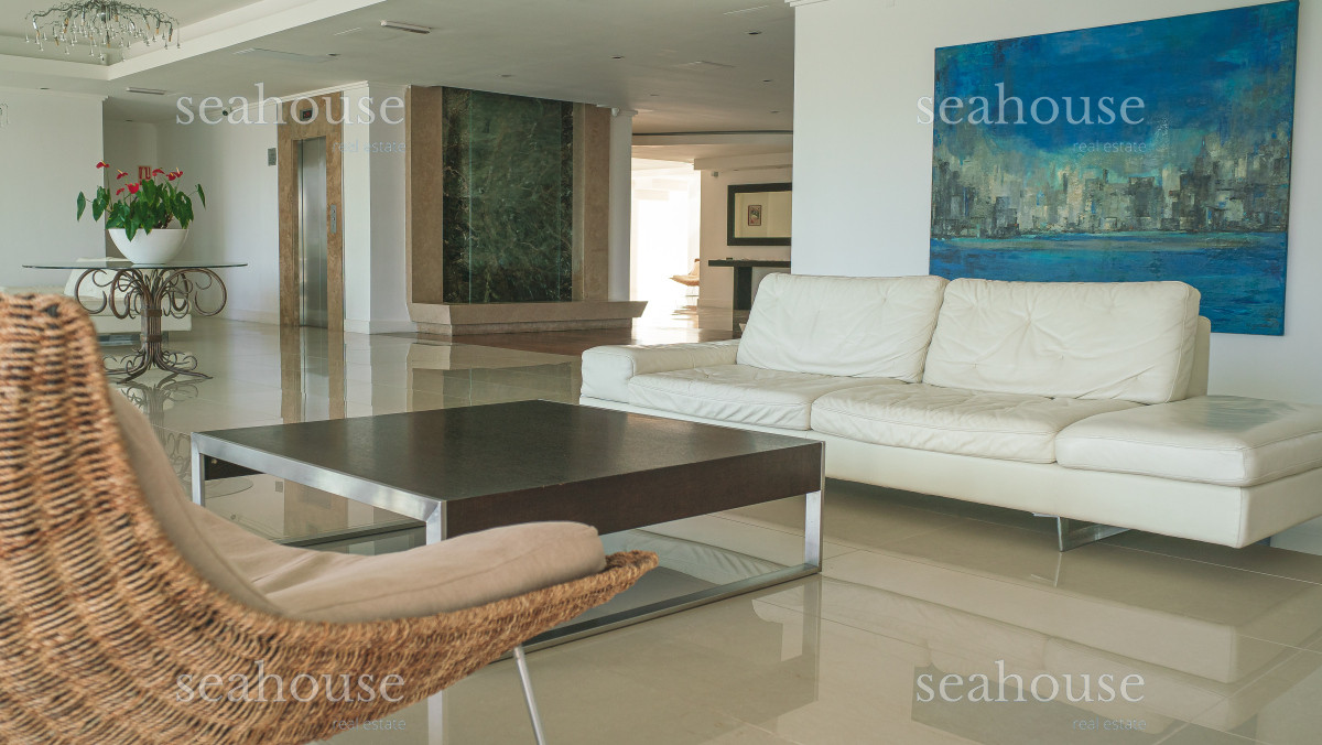 Apartamento Ref.1272 - Apartamento esquinero con vista panorámica - Punta del Este