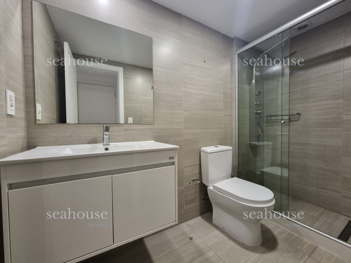 Apartamento Ref.1244 - Departamento en venta - 2 dormitorios -Playa Mansa, Punta del Este