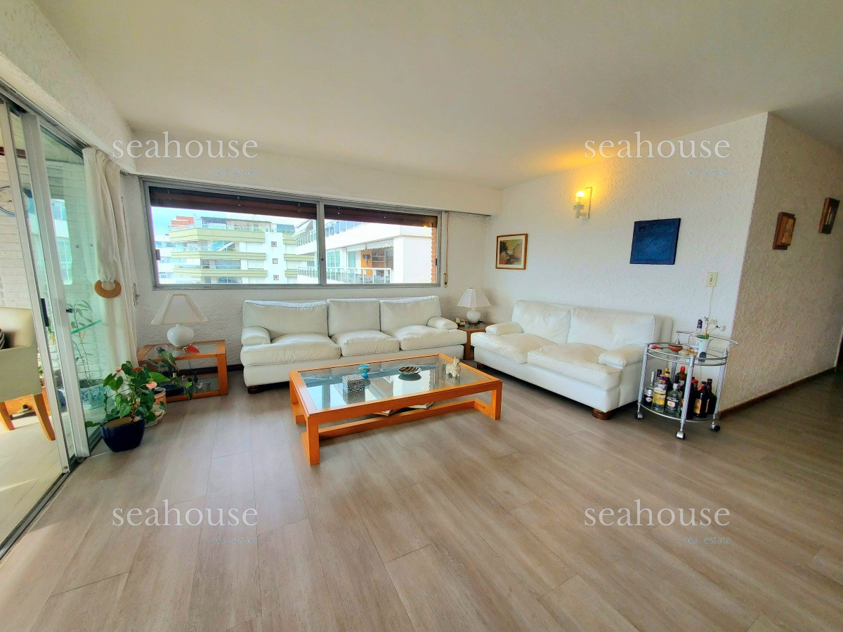Apartamento Ref.397 - Edificio VARADERO Punta del Este