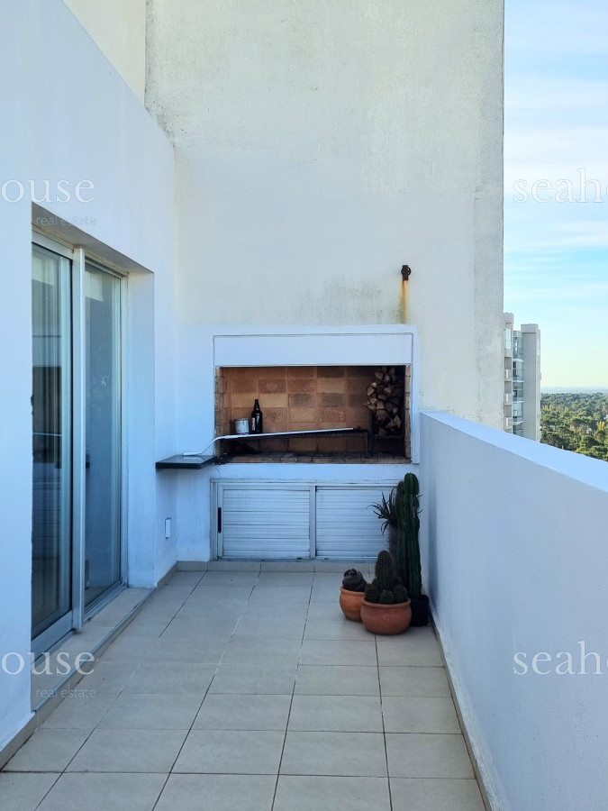 Apartamento Ref.1208 - Penthouse con vista panóramica al mar - Playa Mansa, parada 5