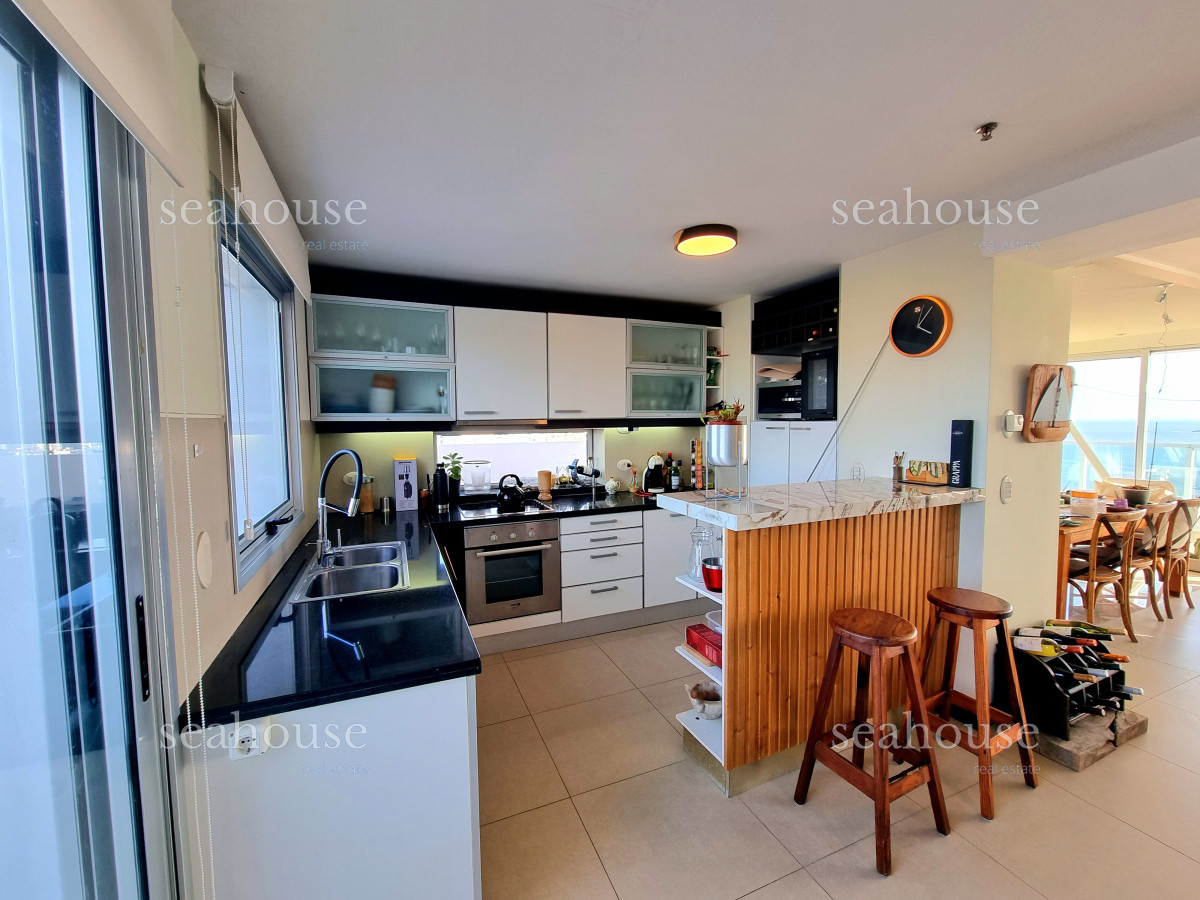 Apartamento Ref.1208 - Penthouse con vista panóramica al mar - Playa Mansa, parada 5