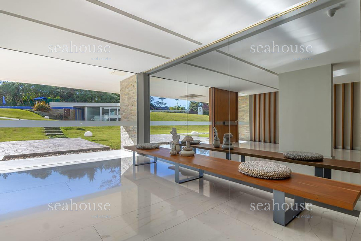 Apartamento Ref.256 - Edificio Lumiere, parada 28 playa mansa.