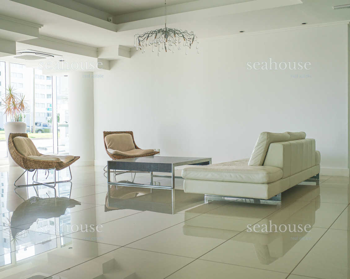 Apartamento Ref.1272 - Apartamento esquinero con vista panorámica - Punta del Este