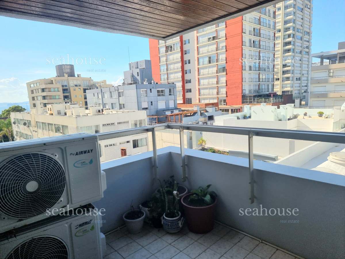 Apartamento Ref.1170 - Departamento en Venta en Península, Torre Van Gogh - 2 dorms