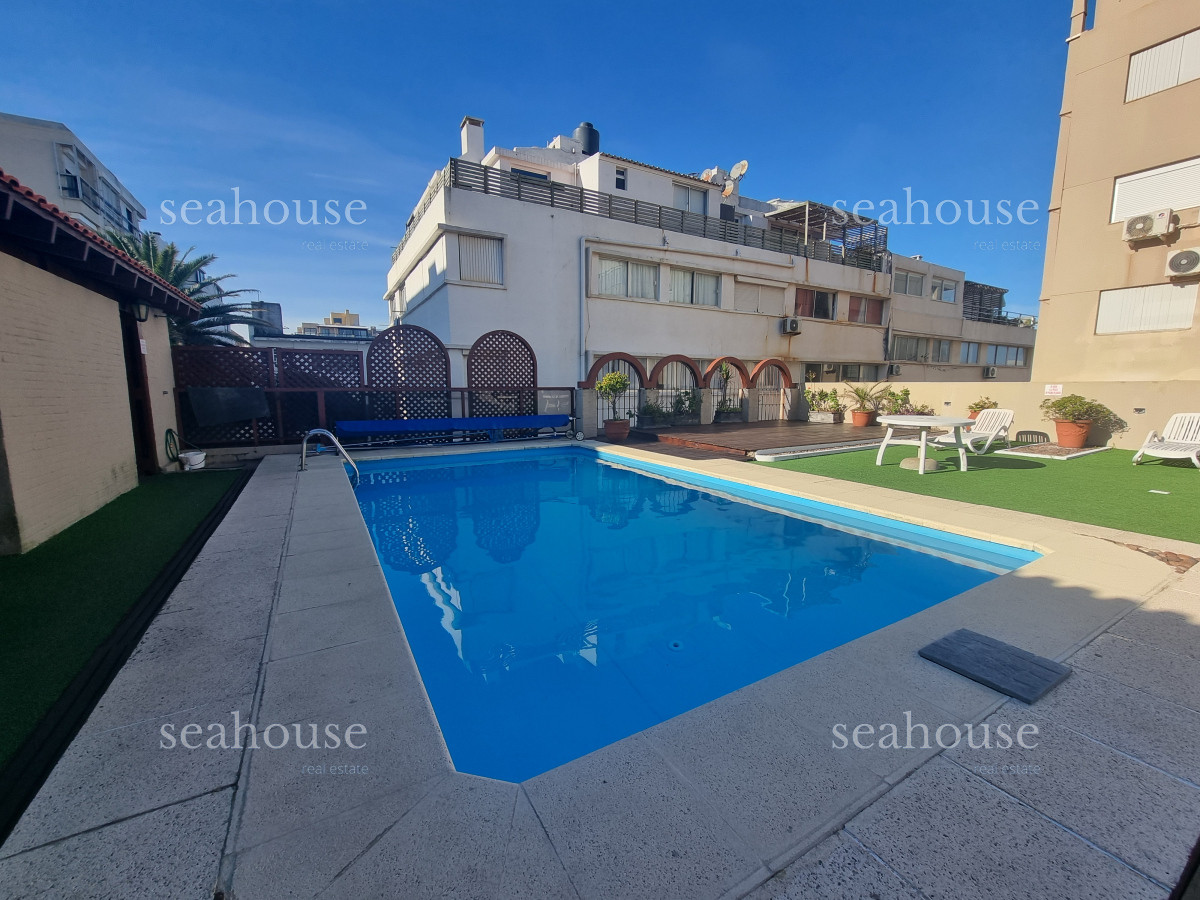 Apartamento Ref.1264 - Apartamento En Venta Península Punta del Este - Vista al Mar - 2 Dormitorios