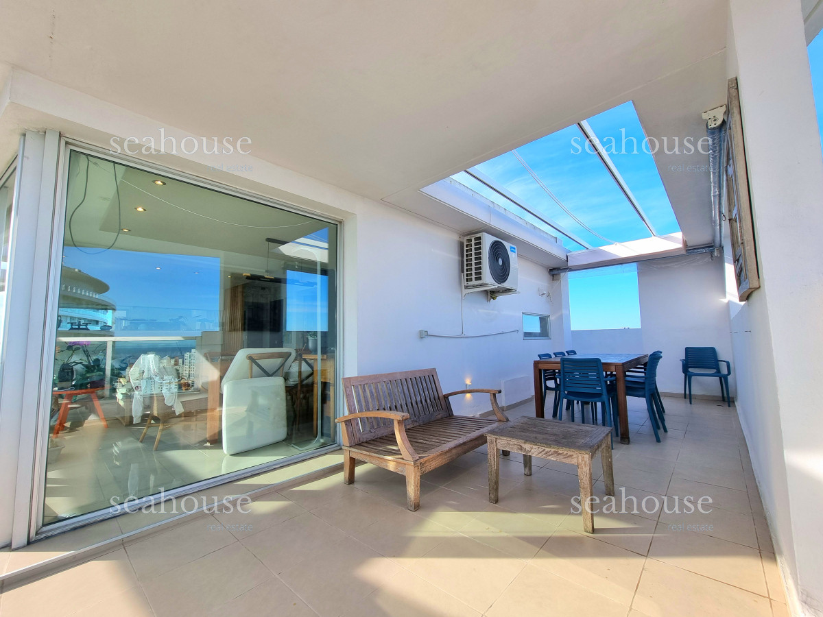 Apartamento Ref.1208 - Penthouse con vista panóramica al mar - Playa Mansa, parada 5