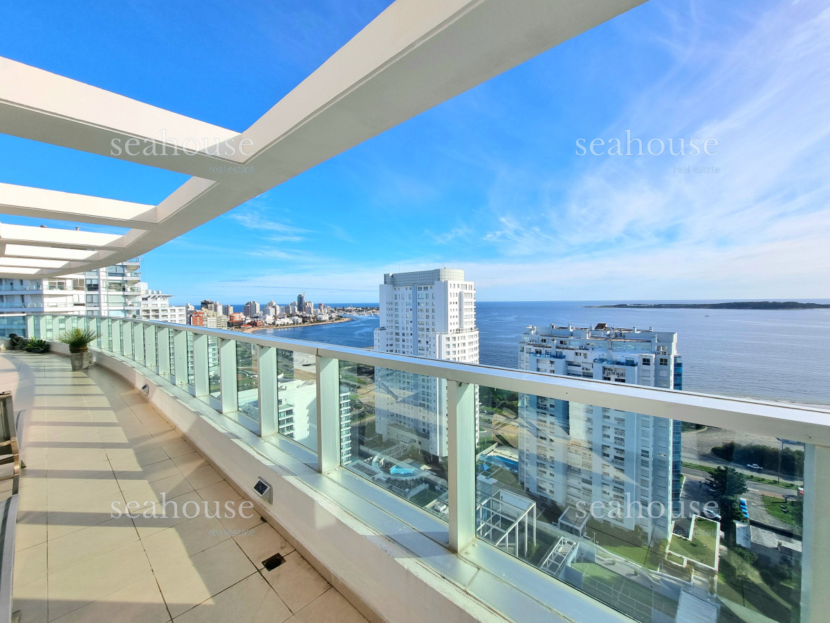 Apartamento Ref.1208 - Penthouse con vista panóramica al mar - Playa Mansa, parada 5