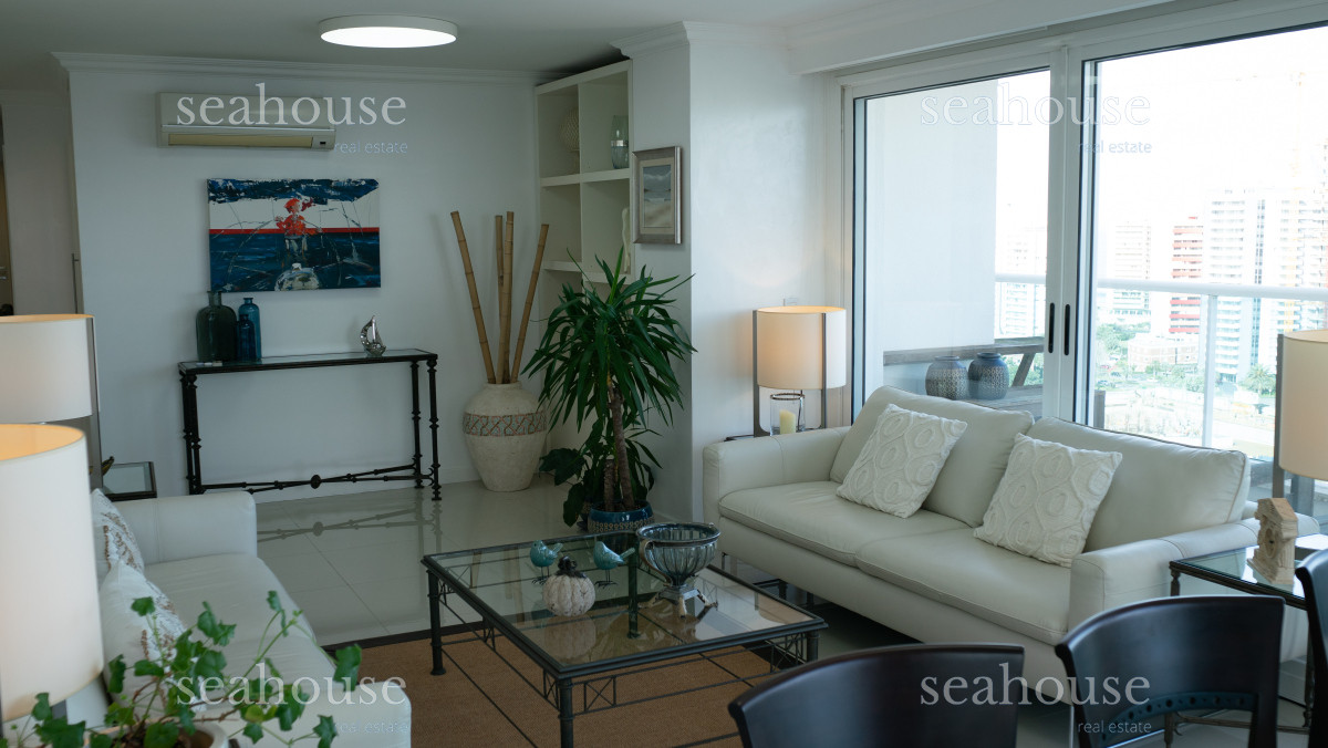 Apartamento Ref.1272 - Apartamento esquinero con vista panorámica - Punta del Este