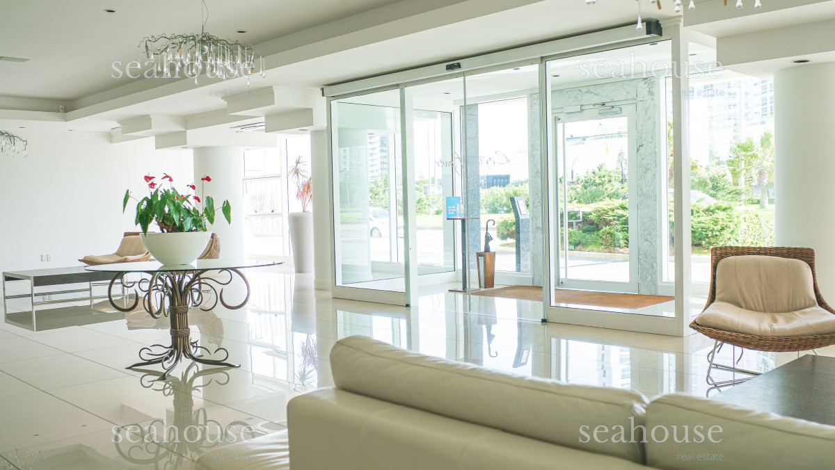 Apartamento Ref.1272 - Apartamento esquinero con vista panorámica - Punta del Este