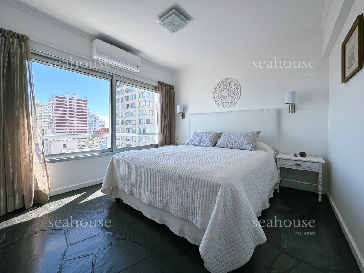 Apartamento Ref.841 - Venta apartamento de 2 dormitorios en Península, Punta del Este