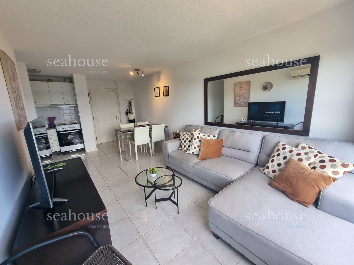 Apartamento Ref.1121 - Departamento en venta en Edificio 12 Lunas.