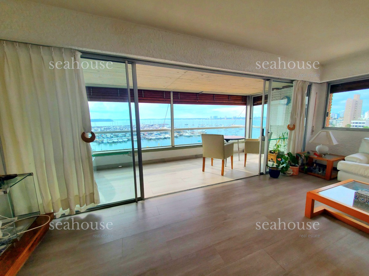 Apartamento Ref.397 - Edificio VARADERO Punta del Este