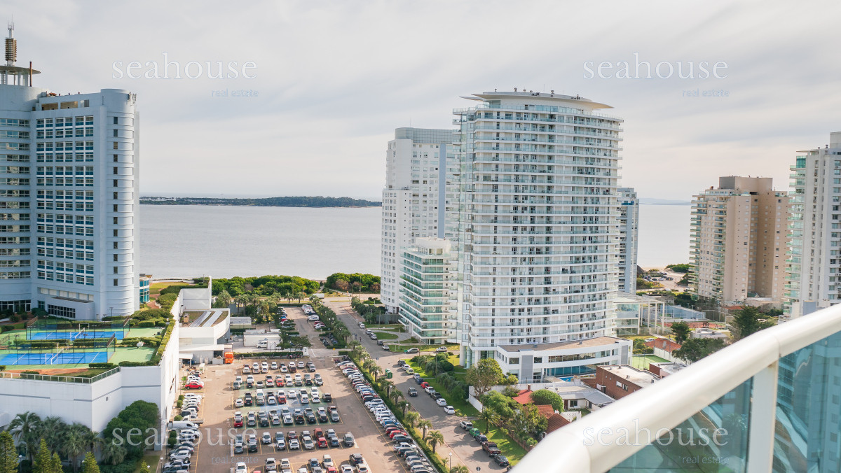 Apartamento Ref.1272 - Apartamento esquinero con vista panorámica - Punta del Este