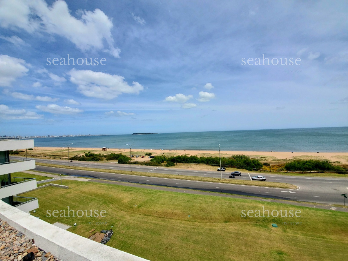 Apartamento Ref.256 - Edificio Lumiere, parada 28 playa mansa.