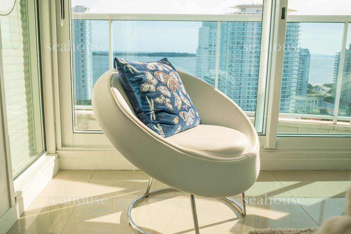 Apartamento Ref.1272 - Apartamento esquinero con vista panorámica - Punta del Este
