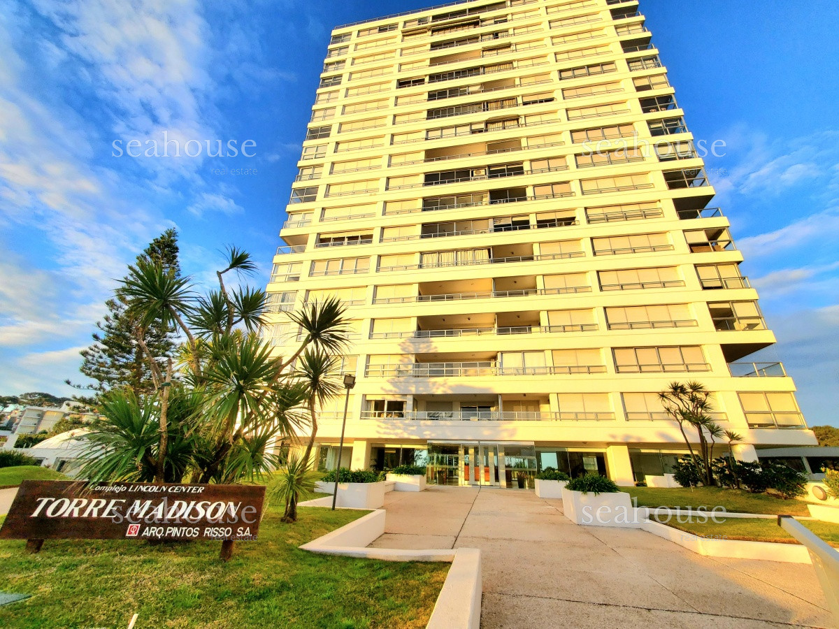 Apartamento Ref.564 - Departamento en venta en exclusivo complejo en playa mansa.