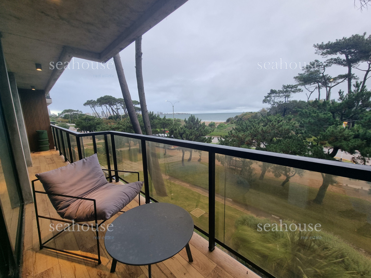Apartamento Ref.1244 - Departamento en venta - 2 dormitorios -Playa Mansa, Punta del Este