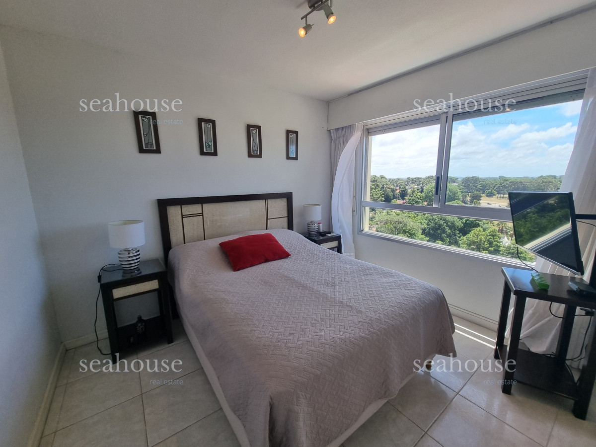 Apartamento Ref.1121 - Departamento en venta en Edificio 12 Lunas.