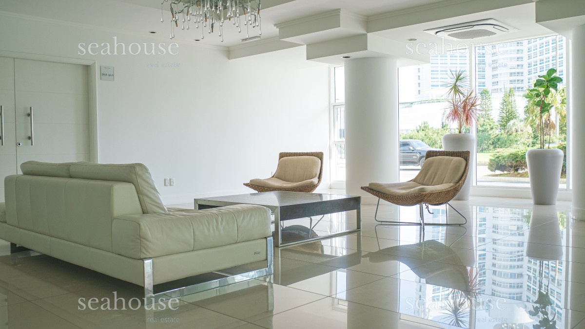 Apartamento Ref.1272 - Apartamento esquinero con vista panorámica - Punta del Este