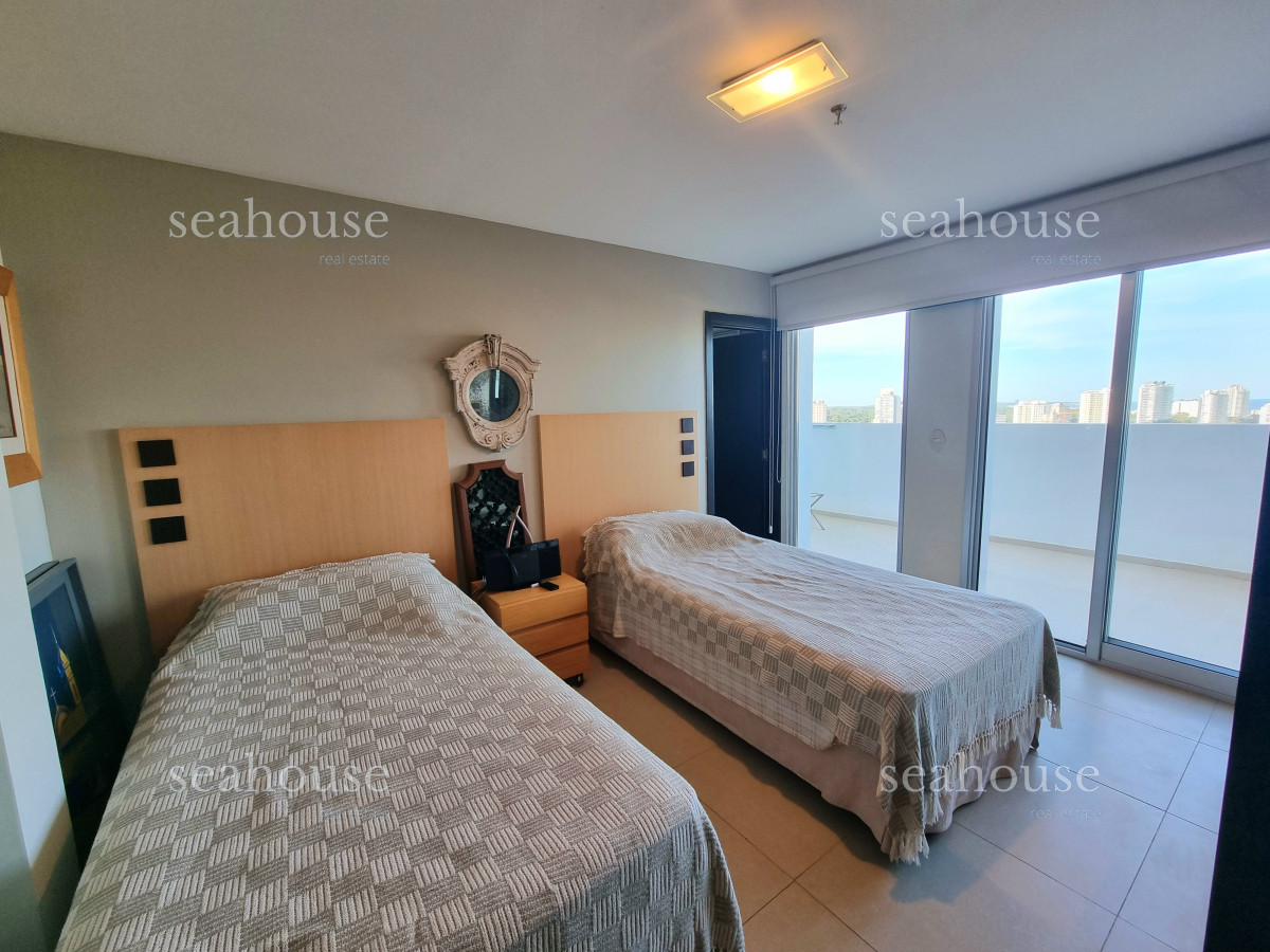 Apartamento Ref.1208 - Penthouse con vista panóramica al mar - Playa Mansa, parada 5