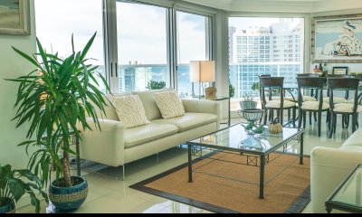 Apartamento esquinero con vista panorámica - Punta del Este