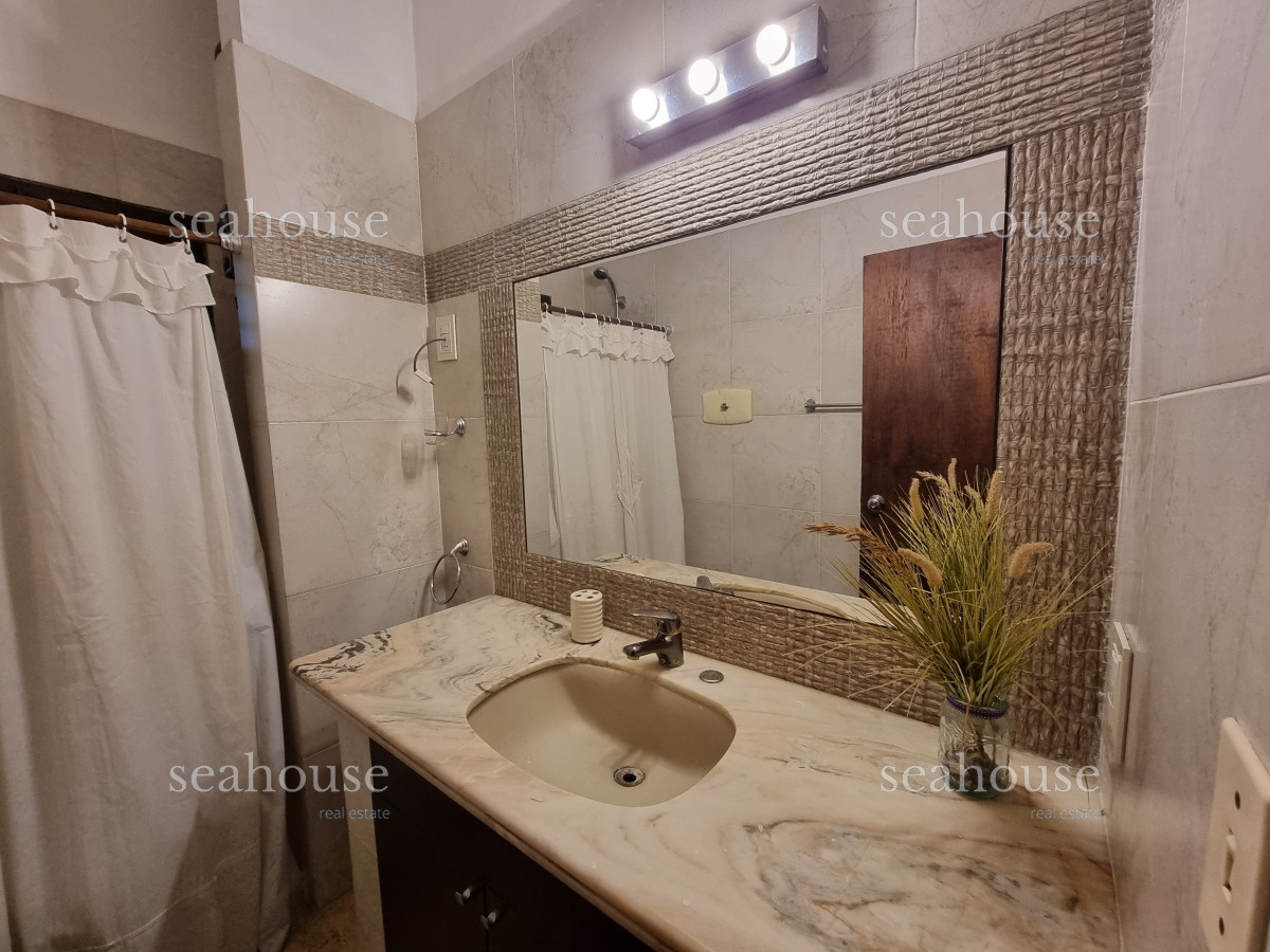 Casa Ref.1060 - Casa en venta en Pinares - 4 dormitorios