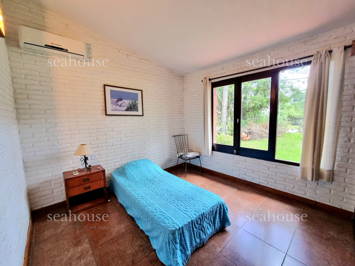 Casa Ref.1060 - Casa en venta en Pinares - 4 dormitorios