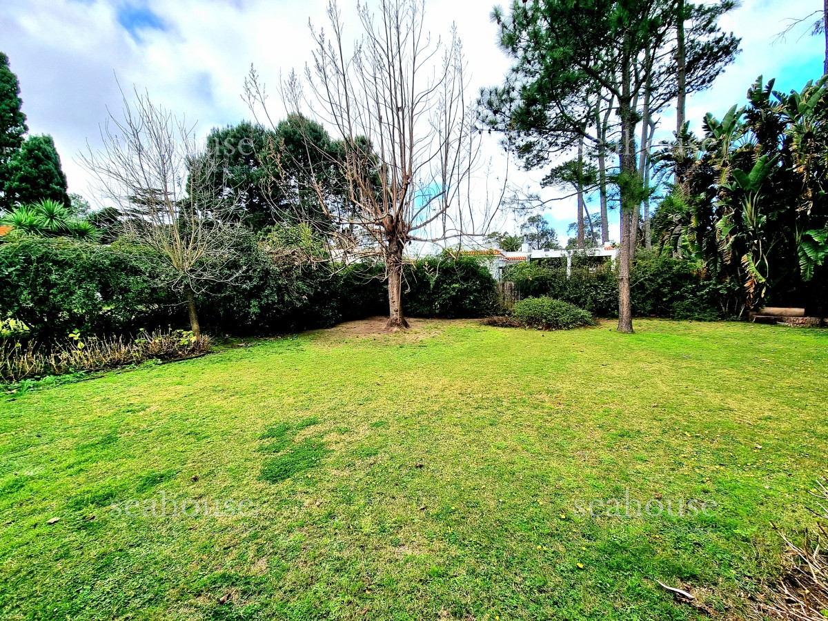 Casa Ref.1060 - Casa en venta en Pinares - 4 dormitorios