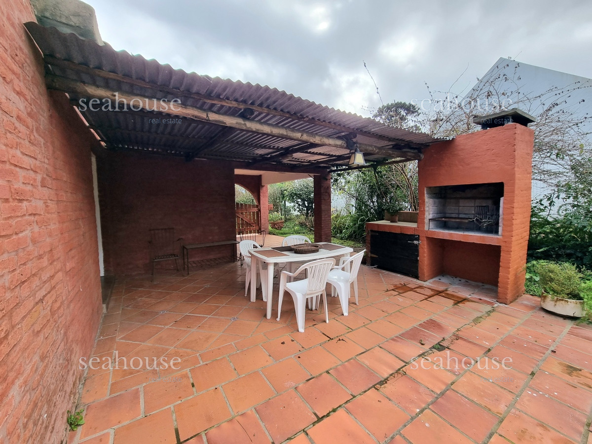 Casa Ref.1060 - Casa en venta en Pinares - 4 dormitorios
