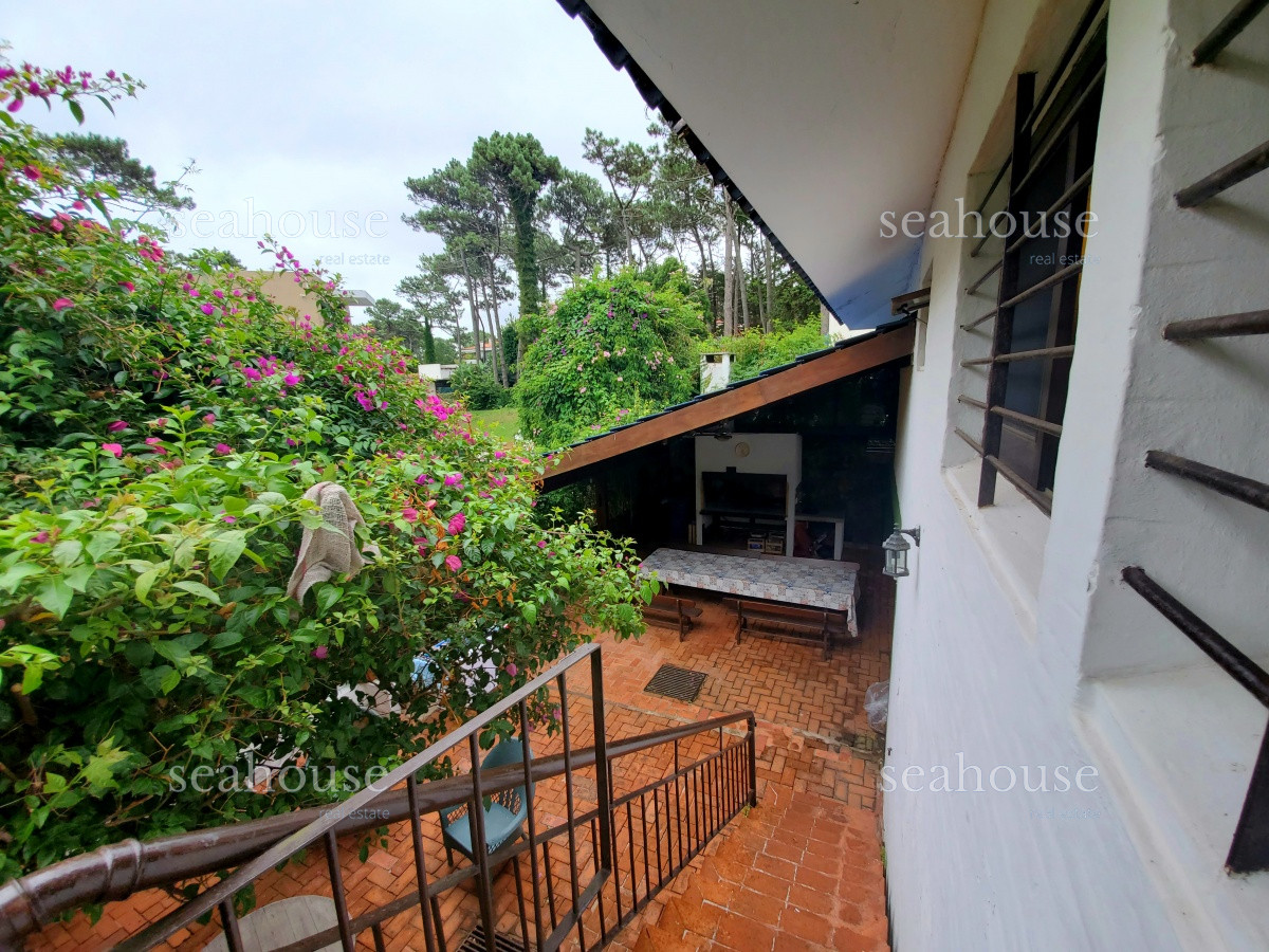 Casa Ref.281 - Casa en playa mansa, 4 dormitorios.