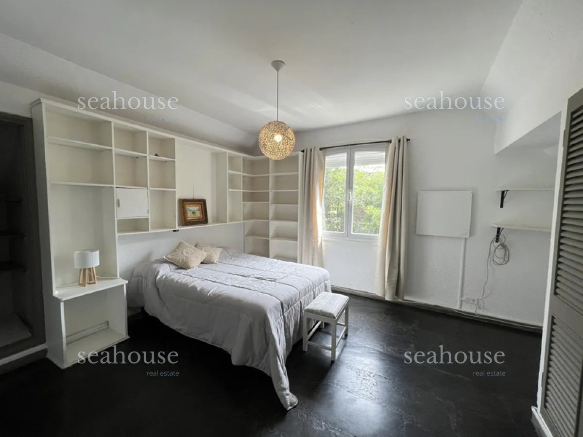 Casa Ref.104 - Casa en venta en Playa Mansa - Excelente construcción