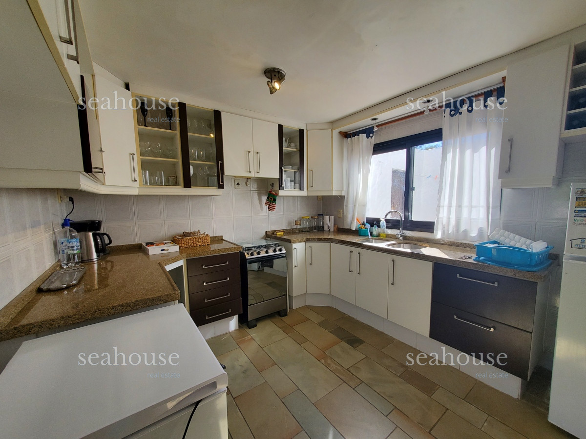 Casa Ref.818 - Pinares - 4 dormitorios