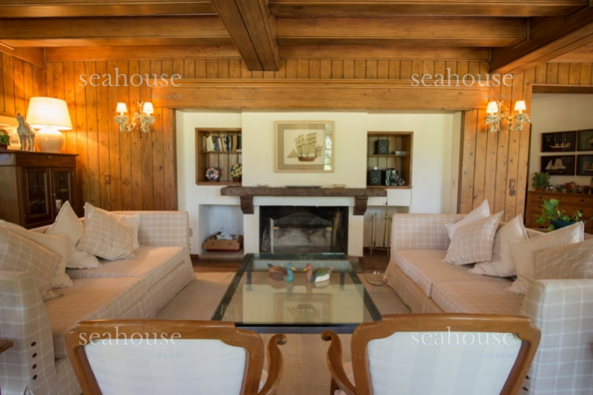 Casa Ref.110 - Casa en Barrio Golf - Arq Arturo Dubourg
