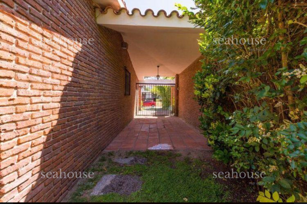 Casa Ref.386 - Casa en venta en Rincón del Indio - Punta del Este.