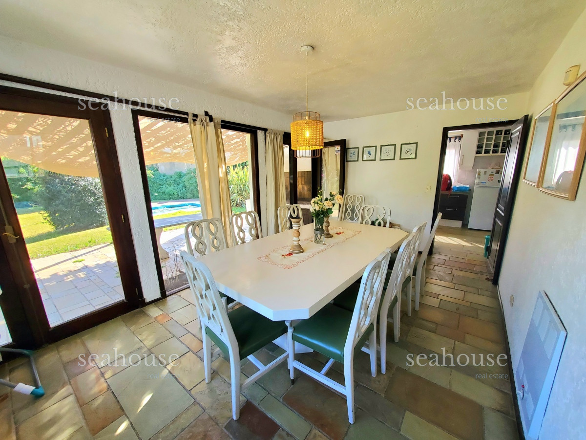 Casa Ref.818 - Pinares - 4 dormitorios