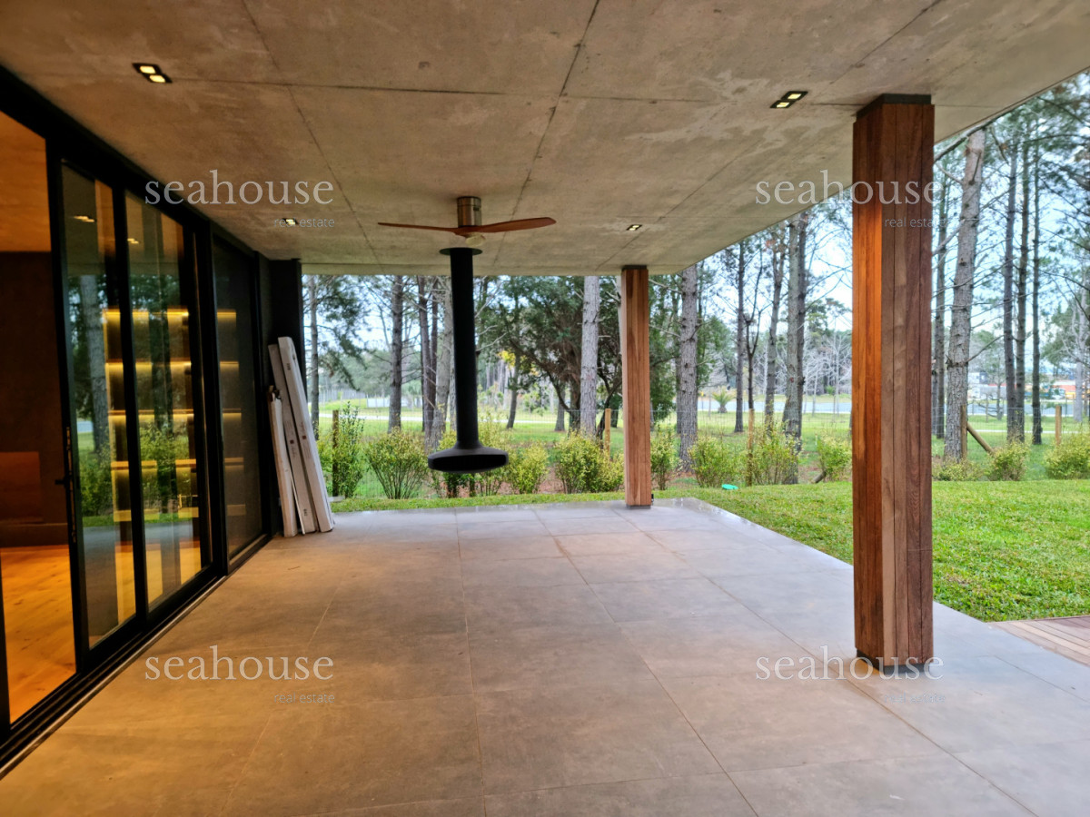 Casa Ref.1406 - Casa en venta a estrenar en La Cañada, Distrito 52 - Punta del Este