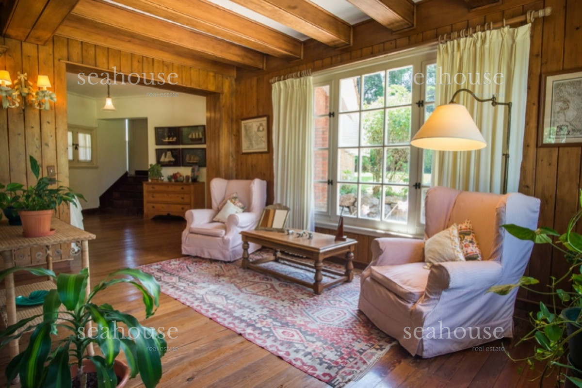 Casa Ref.110 - Casa en Barrio Golf - Arq Arturo Dubourg