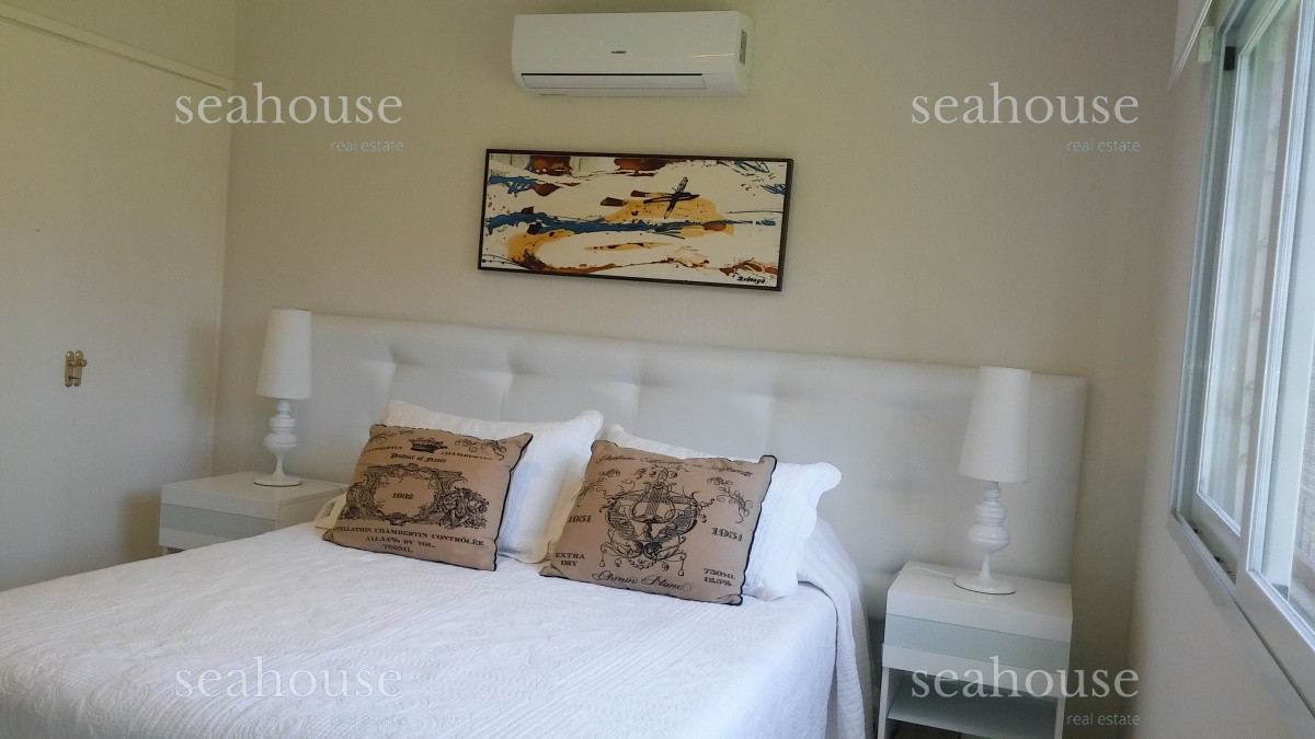 Casa Ref.100 - Excelente casa en playa mansa a 400 mts del mar, inmejorable ubicación.
