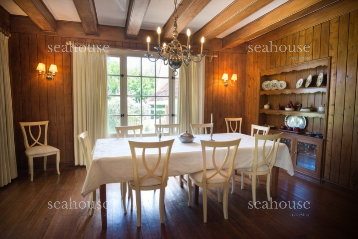 Casa Ref.110 - Casa en Barrio Golf - Arq Arturo Dubourg