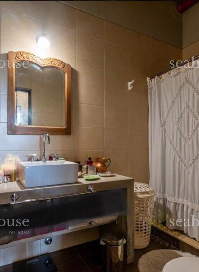 Casa Ref.1076 - Casa en venta en Parque Burnett