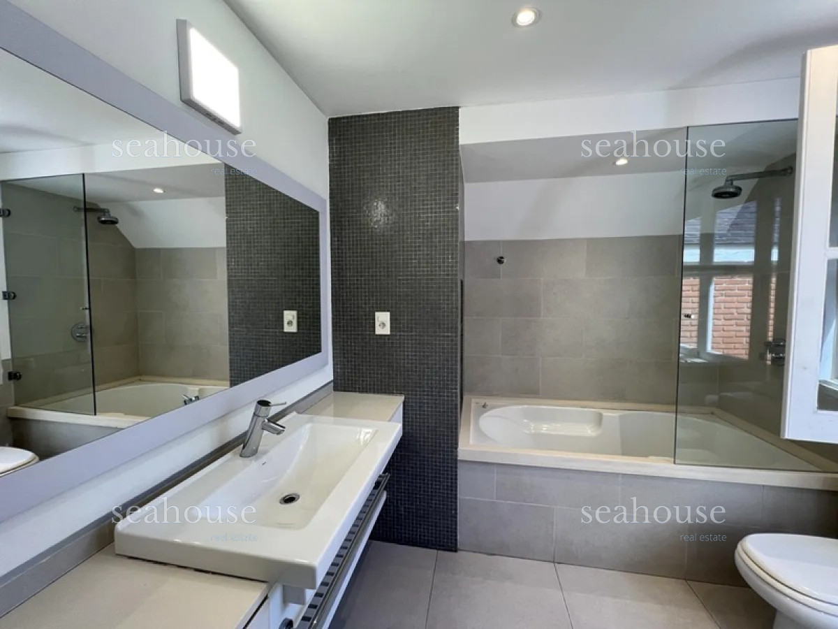 Casa Ref.104 - Casa en venta en Playa Mansa - Excelente construcción
