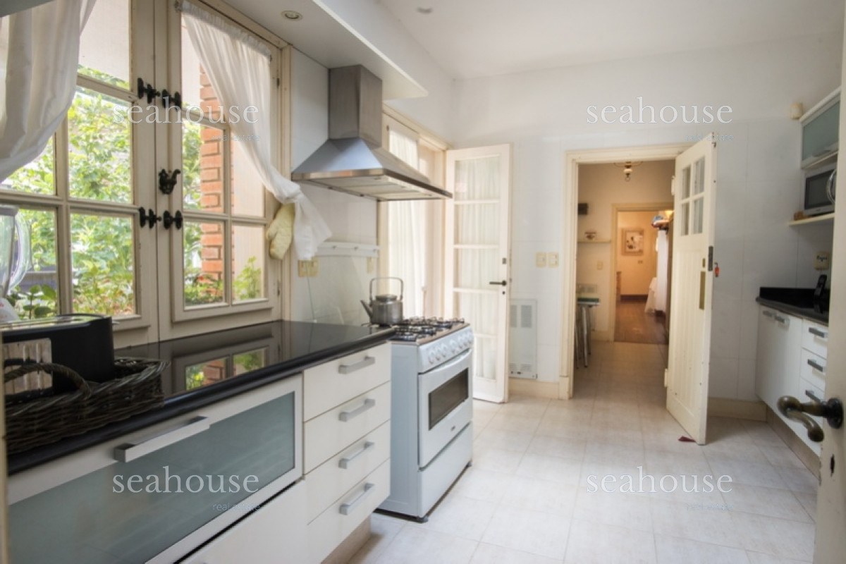 Casa Ref.110 - Casa en Barrio Golf - Arq Arturo Dubourg