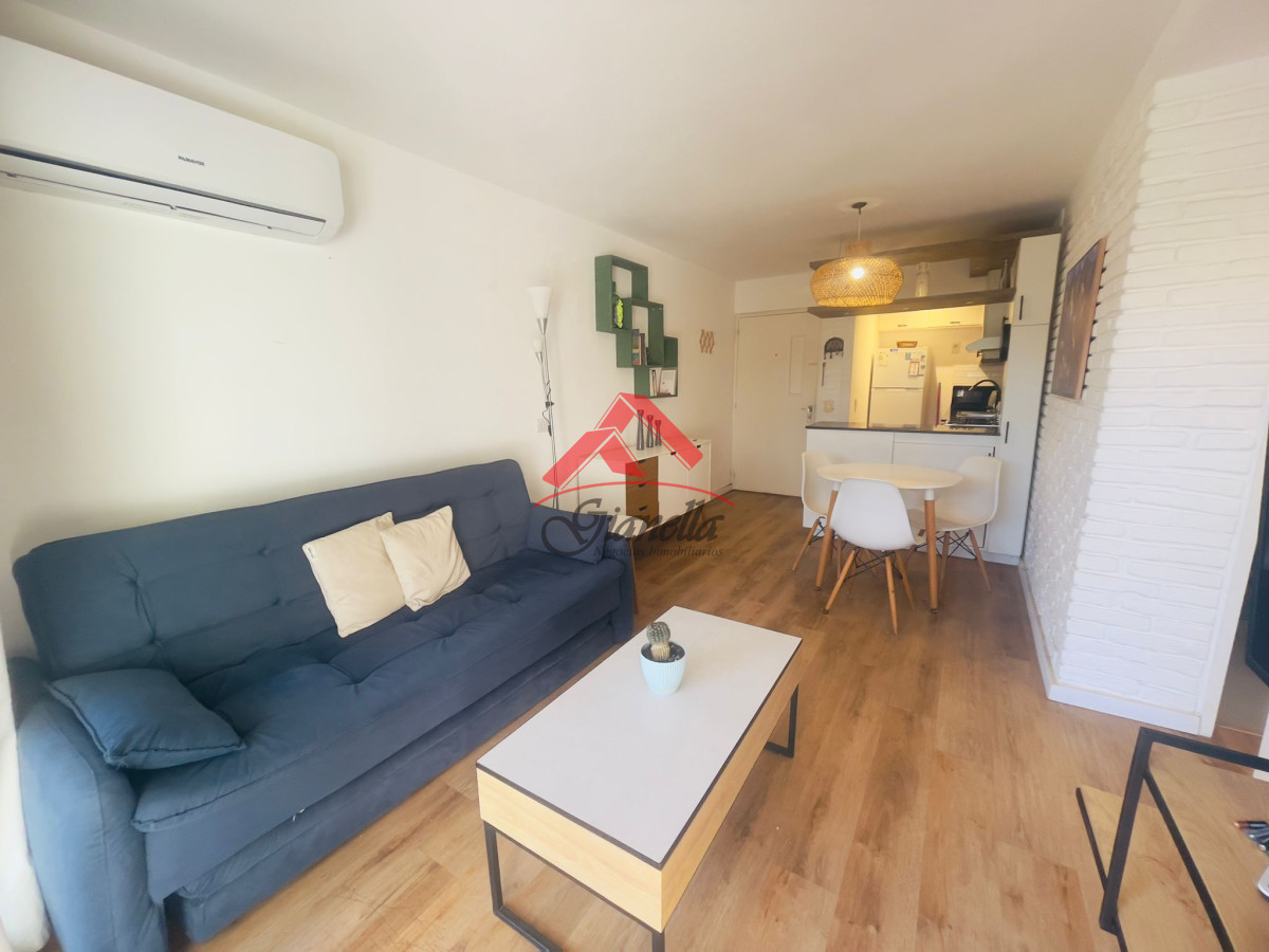Apartamento ID.2161 - Playa Mansa frente al mar ,  comoda terraza