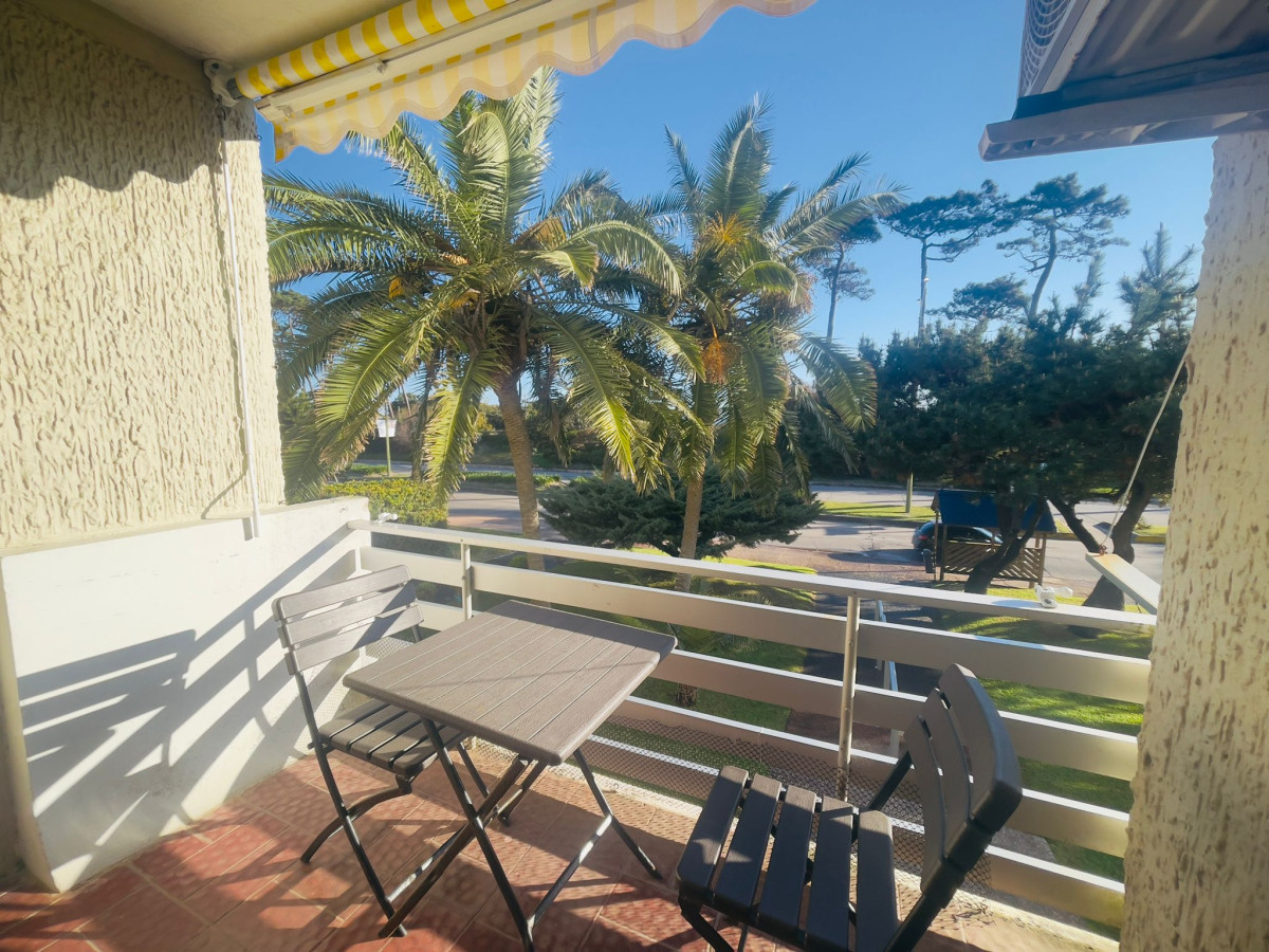Playa Mansa frente al mar ,  comoda terraza